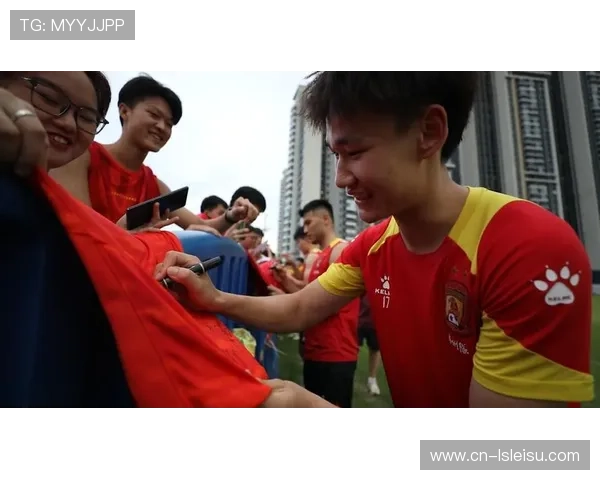 国米训练基地开放日，球迷互动活动举行